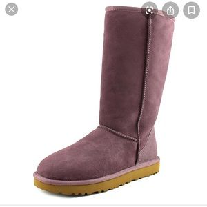 Tall purple Ugg’s size 8!🥰